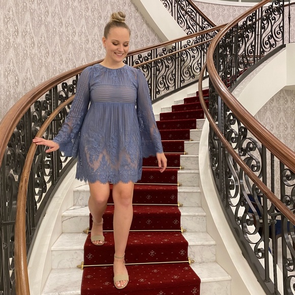 Meet your Posher, Nichole - Picture 3 of 6